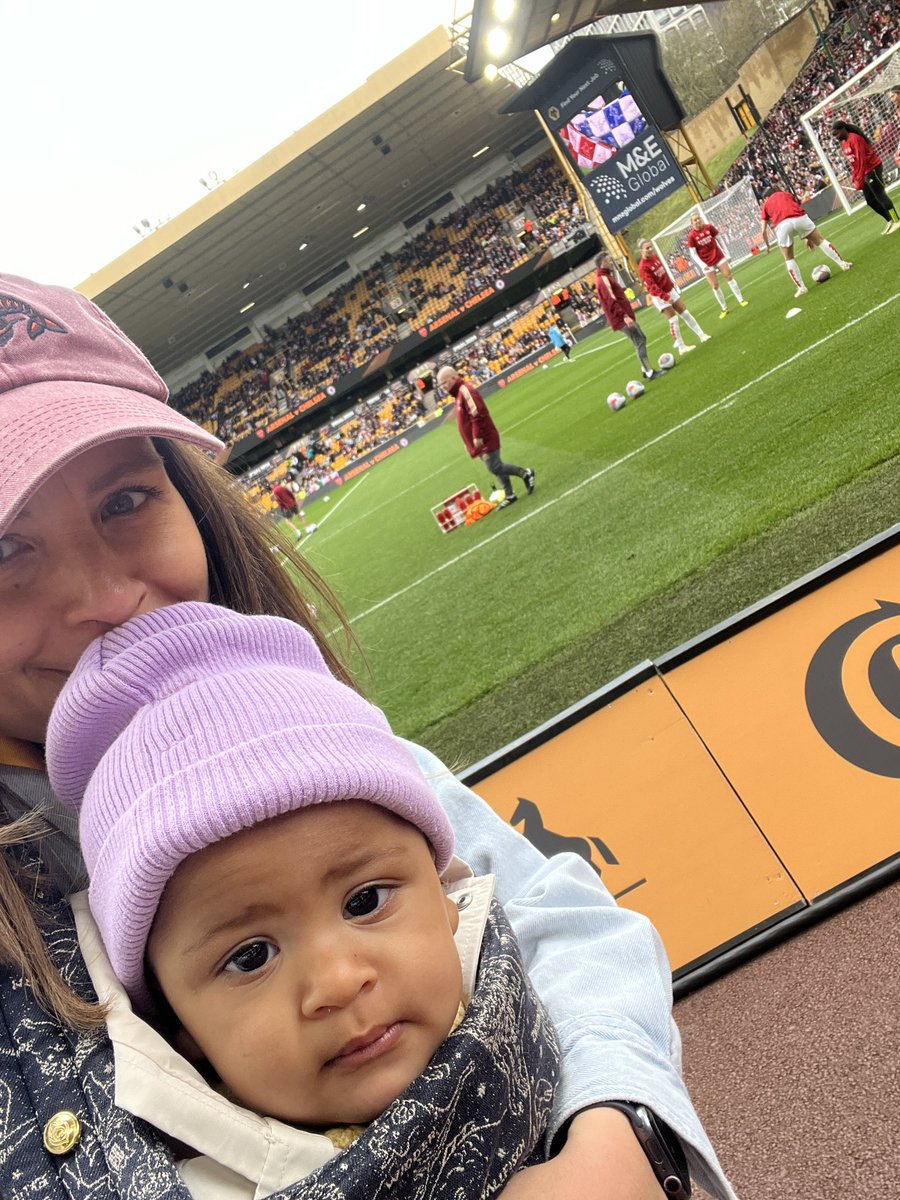 First time for Gigi watching @ArsenalWFC yesterday and it’s really struck home how lucky she is to be surrounded by amazing trailblazers on and off the pitch. How lucky that she gets to grow up with women’s sport as a proper option to watch & play! This will be her norm 🥺❤️