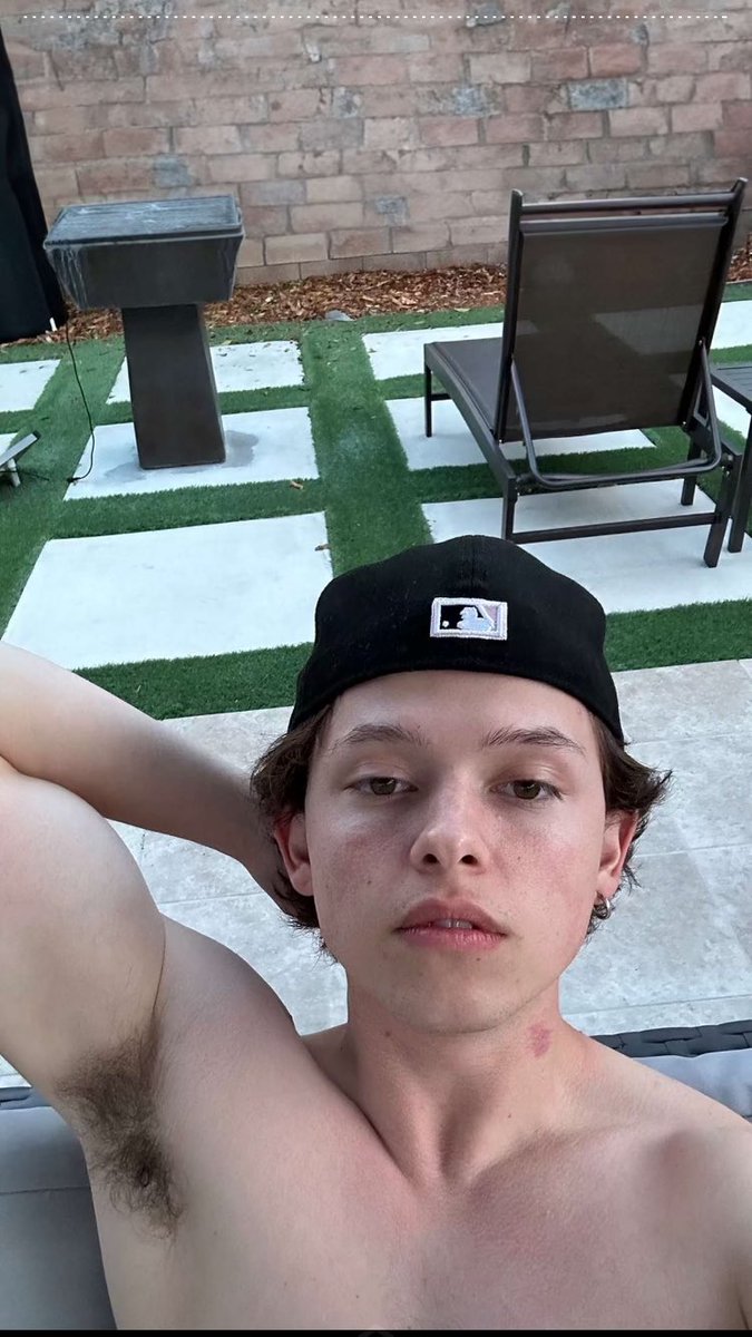 JacobWorship's tweet photo. I see that mark on your neck you whore 😌 https://t.co/dFIZu5FC6L