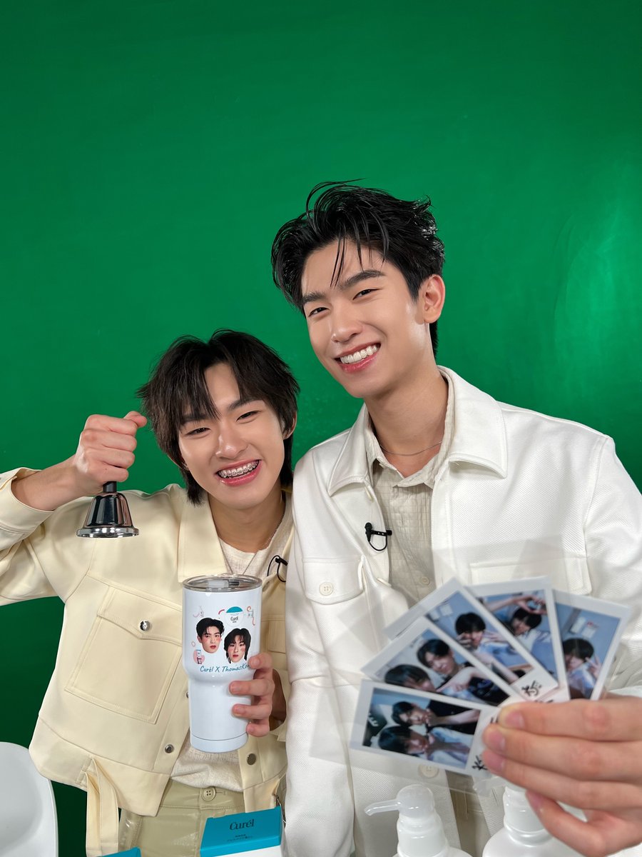 DomundiTV's tweet photo. จบลงไปแล้วสำหรับ Curel Live Exclusive ในวันนี้ ขอขอบคุณ Curel @CurelThailand ที่ให้เกียรติ "โทมัส" @tthomastc และ "ก้อง" @kongjiro_ ได้มาร่วม LIVE และทำกิจกรรมสนุก ๆ ในวันนี้นะคะ✨

รวมถึงขอขอบคุณแฟน ๆ ทุกคนที่ติดตามและส่งกำลังใจมาให้โทมัสและก้องตลอดการ LIVE ครั้งนี้ด้วยนะคะ🥰

#CurelXThomasKong