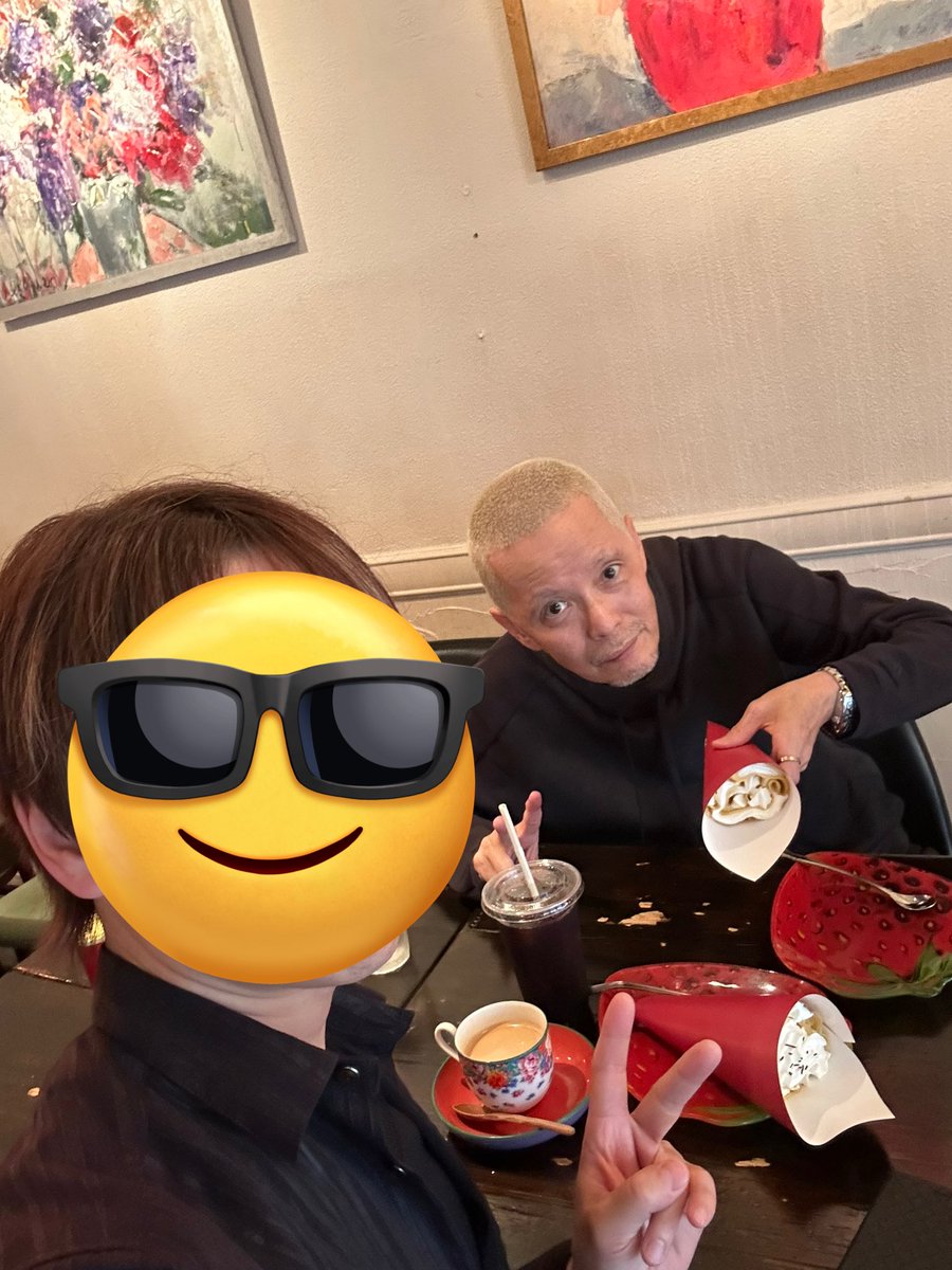 amg600's tweet photo. 何と私が（スポーツブランドは）
adidas以外の物を🫢🙄
エルメスは知り合いの医師が
開院するので🎁です。
NB🙄何故でしょうね🥳🥳🥳
帰りに大口のカフェにて
プチ野郎クレープ #AREA17 
 #ニューバランス https://t.co/D4BiSHJg7z