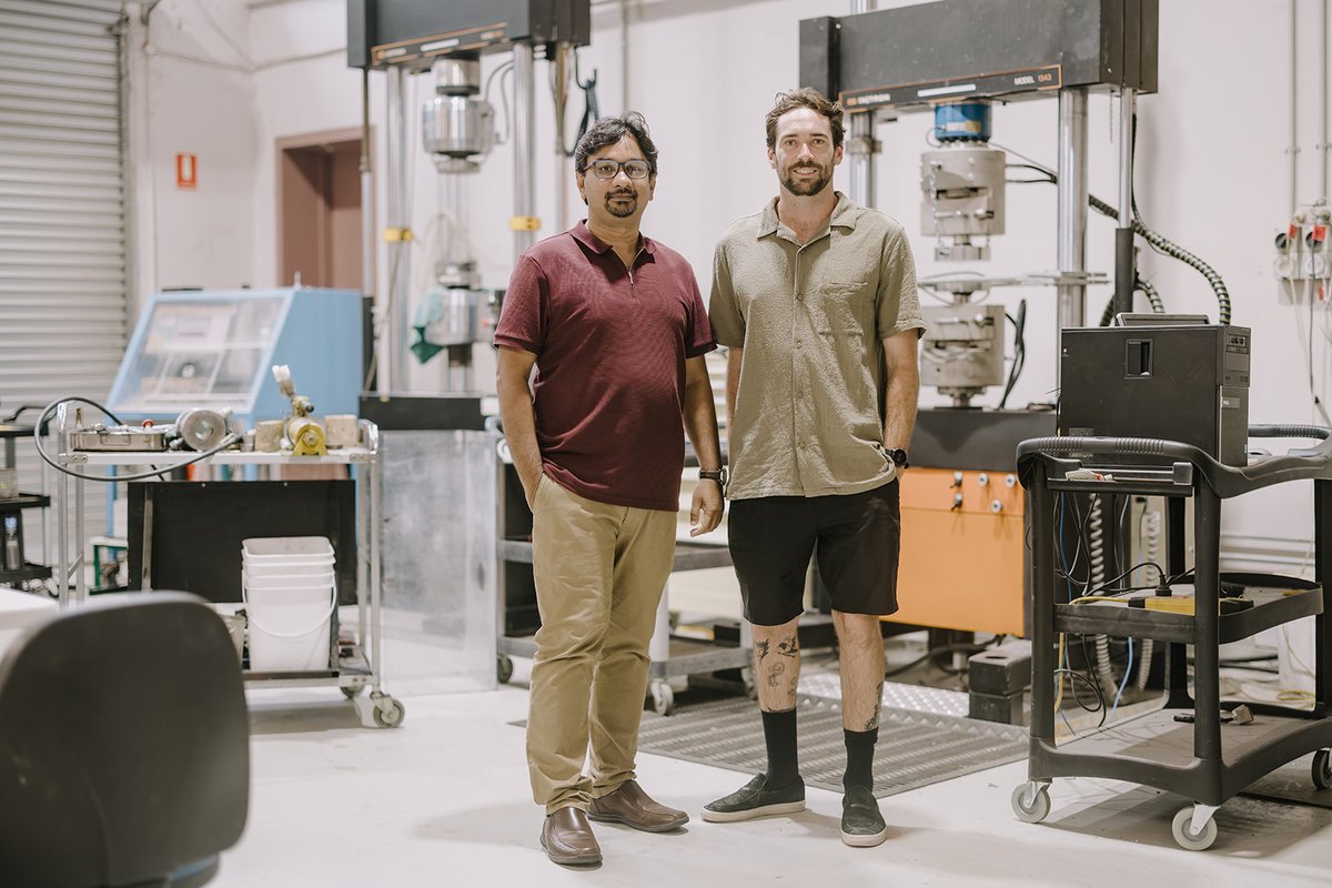 UOW's tweet photo. Microplastics are a widespread problem. Environmental engineers from #UOW have uncovered that the current process of recycling plastic is creating and releasing more microplastics into the environment. 👉 https://t.co/n0ggmfhnob #UOWResearch https://t.co/nheuO4Ou5Q