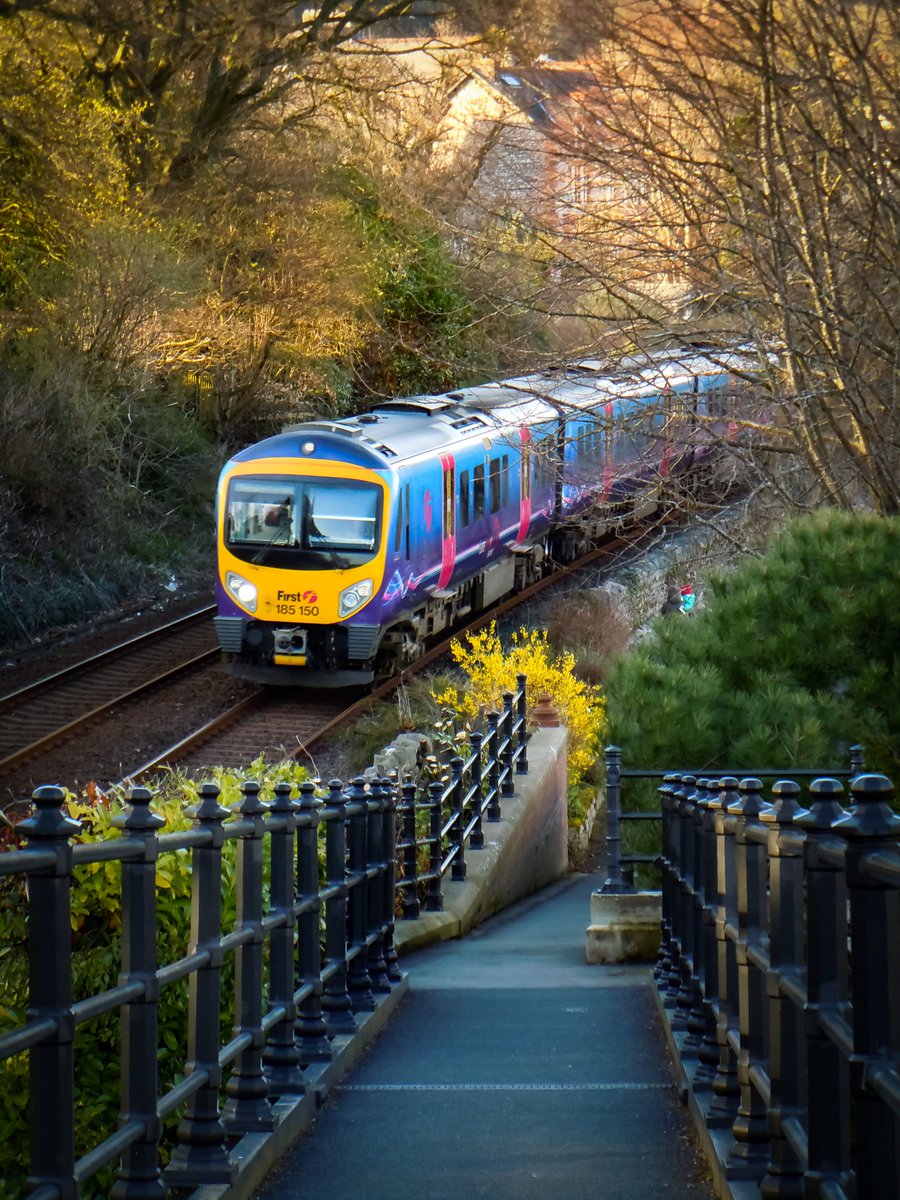 Good morning everyone. Memories of the original TPE/First livery here as 185150 works a Manchester Airport to Barrow service at Clare House footbridge, Grange-over-Sands in April 2015. Have a great bank holiday Monday all, and click the pic. 😉👍 #UnitPhottersUnite