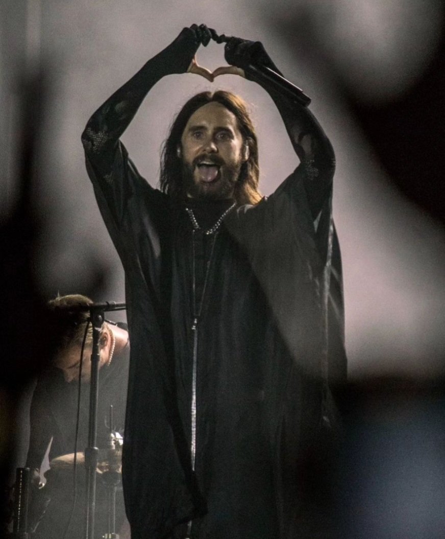 A grateful heart is a magnet for miracles. Appreciate the miracles happening for you every day.
Saranghaeyo🫶🫰