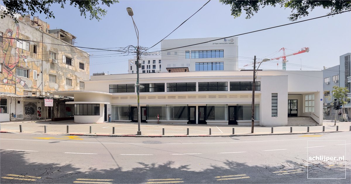 Now without parked cars

Where: Tel Aviv, HaAliya, Wolfson
When: 30 03 2024 12:38
What: #preservationTLV #BauhausTLV #architectureTLV