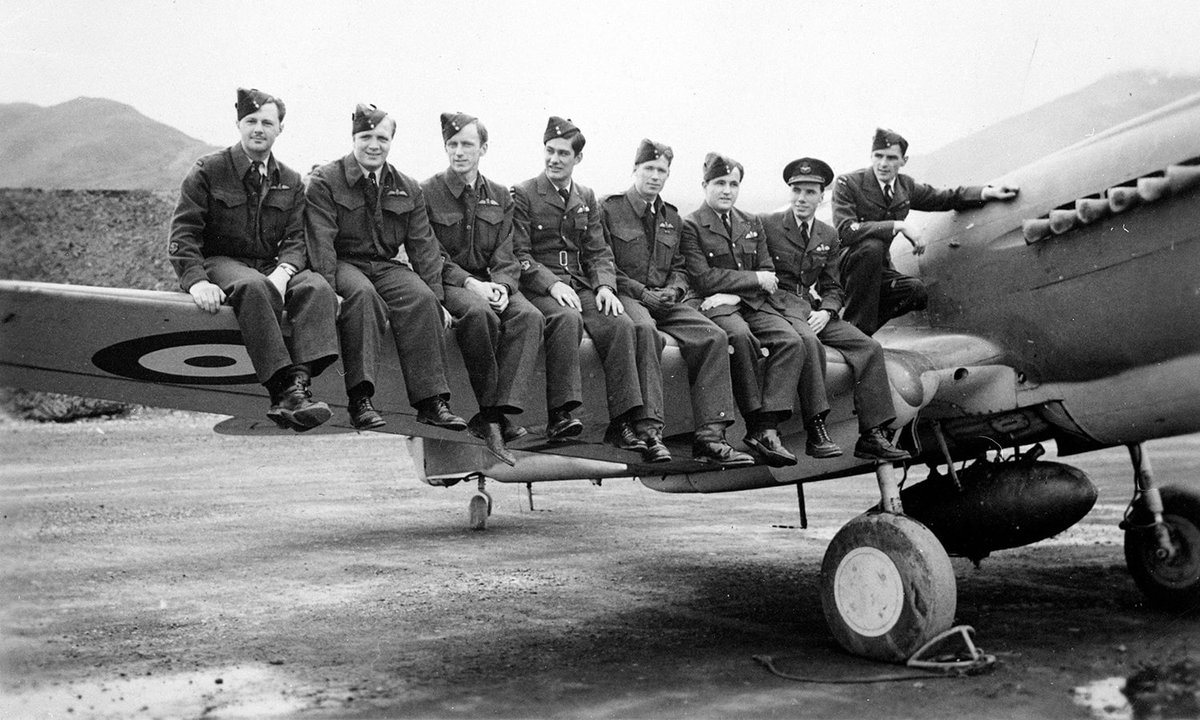 Joyeux centenaire, Aviation royale canadienne! ✈️💙 Les Forces armées canadiennes félicitent chaleureusement l’@ARC_RCAF qui célèbre 100 ans d’envol dans le ciel. #ARC100