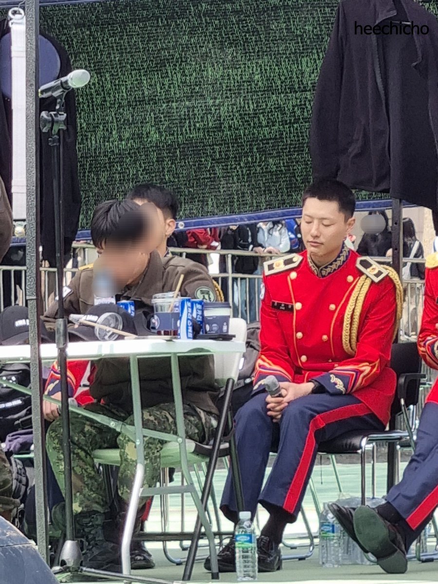 히치 tweet media