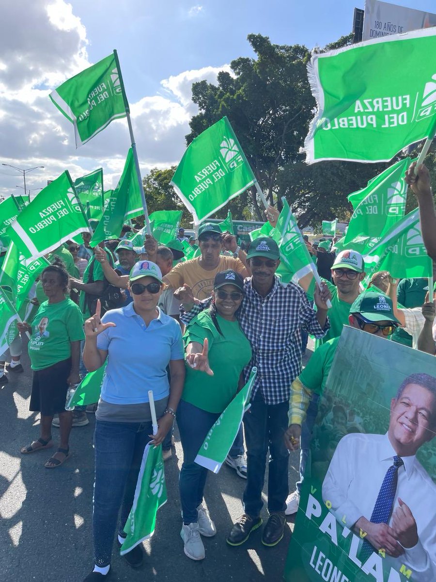 PerezGIg's tweet photo. #FPComunica
Hoy, 31 de marzo, 𝐃𝐨𝐦𝐢𝐧𝐠𝐨 𝐝𝐞 𝐑𝐞𝐬𝐮𝐫𝐫𝐞𝐜𝐜𝐢ó𝐧, #ToqueDeBanderaFP para recibir y despedir a los vacacionistas. @AlexandrapenaRD
#FuerzaDelPueblo #AlexandraContigoSiempre @wallynet3 https://t.co/2aM3eJo7qu