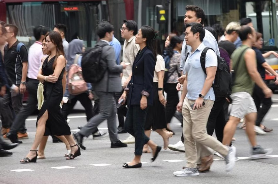 Recent studies show younger employees are 3 times more likely to be diagnosed with #anxiety and #depression. This is concerning, as it may carry into #adulthood. Learn more: straitstimes.com/business/why-a… #DukeNUSResearch #DukeNUS #MentalHealth 📸: Heng Yi-Hsin