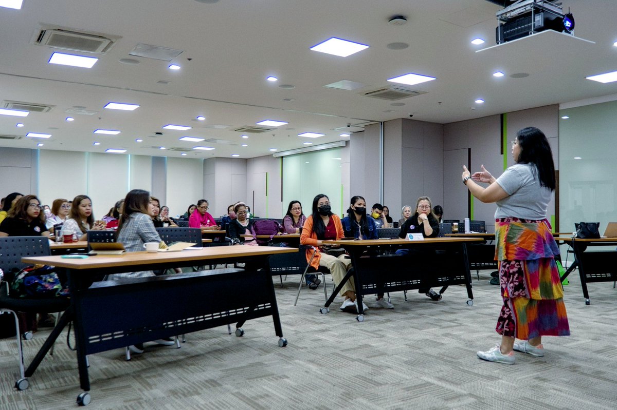 Last March 23, at least 50 representatives from women’s rights organizations and networks, assisted public schools, partner NGOs, member companies and volunteers came together to a half-day session on the Magna Carta for Women facilitated by Accenture legal team volunteers.