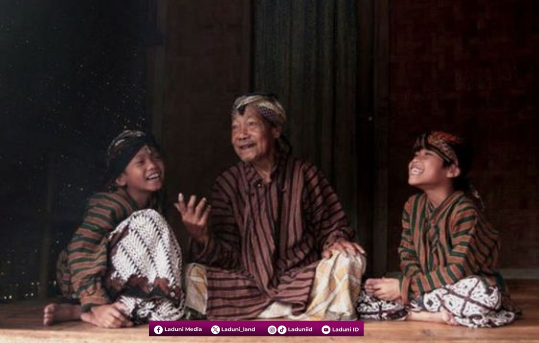 Salam Sobat Ladunist,

Siapa yang belum tahu nih bahwa ternyata Suku Jawa itu merupakan keturunan Yafits putera Nabi Nuh loh?😲

Simak selengkapnya di sini ⤵️
laduni.id/post/read/6718…

#Jawa #Java #SejarahNusantara 
<a href="/LESBUMI_NU/">LESBUMI</a> <a href="/kemenpendidikan/">Kemendikbud</a>