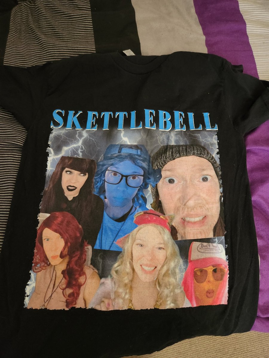 Speaking of my girlfriend. It was my birthday a week ago (34 woo!) and she made me this shirt replicating the characters from @Twizz_Fizz We bonded over the series and quote it all the time. This chick is the same kind of weird as me. I think she's hilarious af