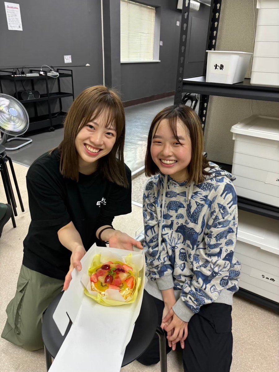 HIPHOPの普段の様子です✨
HIPHOPは部員の誕生日ケーキを食べて祝います🎂
 #春から神医