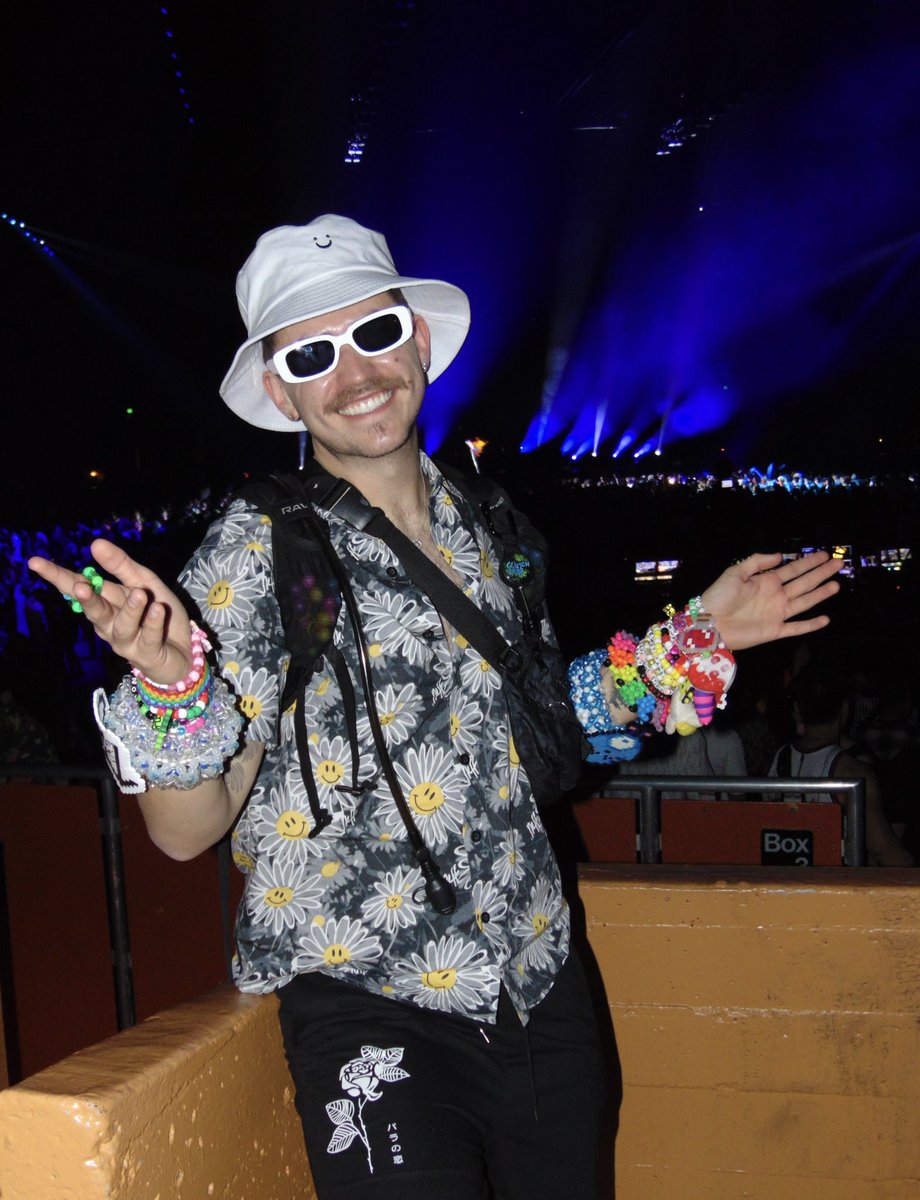 Hunter W tweet media