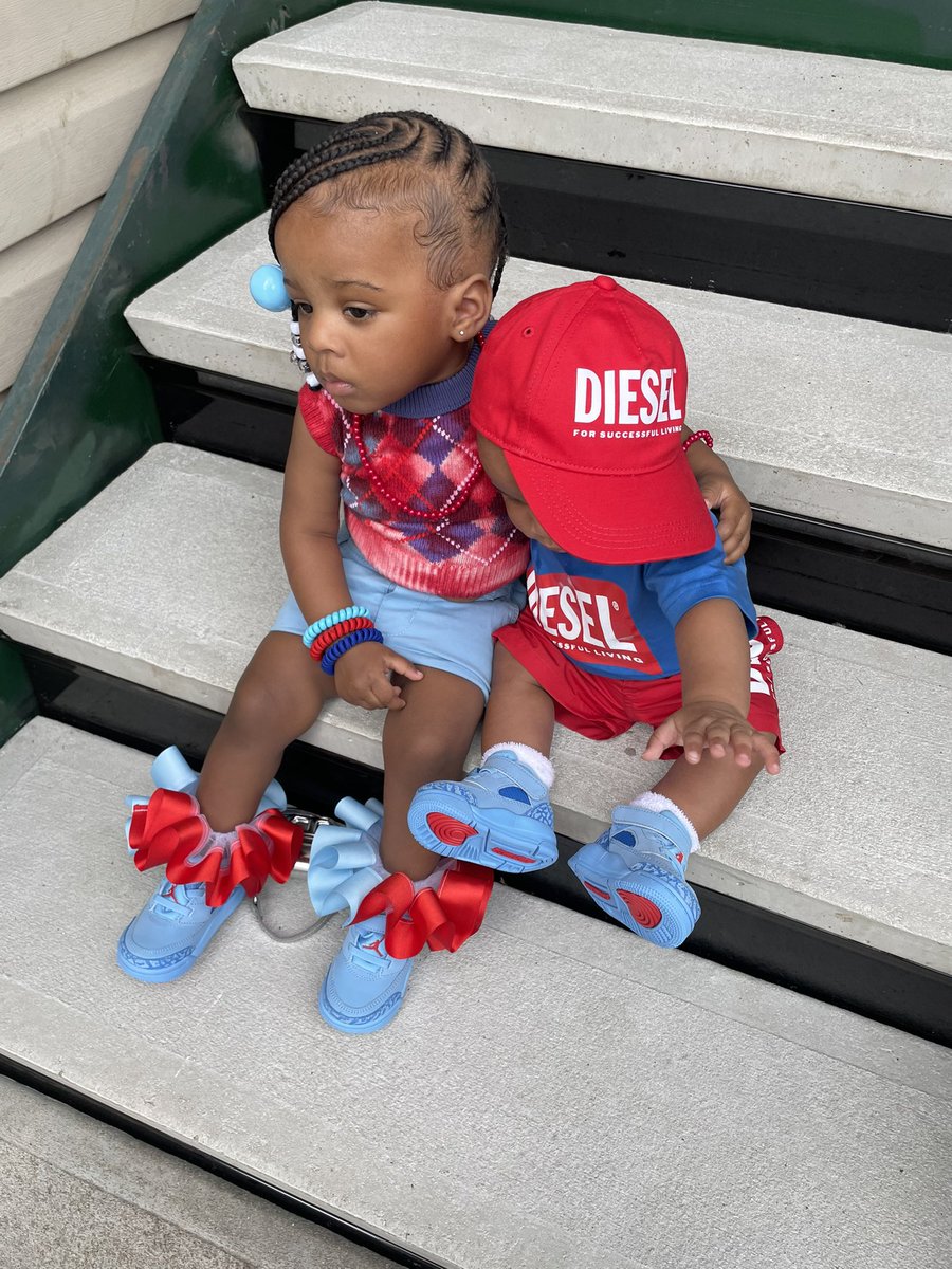jayladayoungan's tweet photo. happyy easter from the ganggg 🐣🩵❤️
#DieselKids #FreeDada https://t.co/PwgAt7XXny