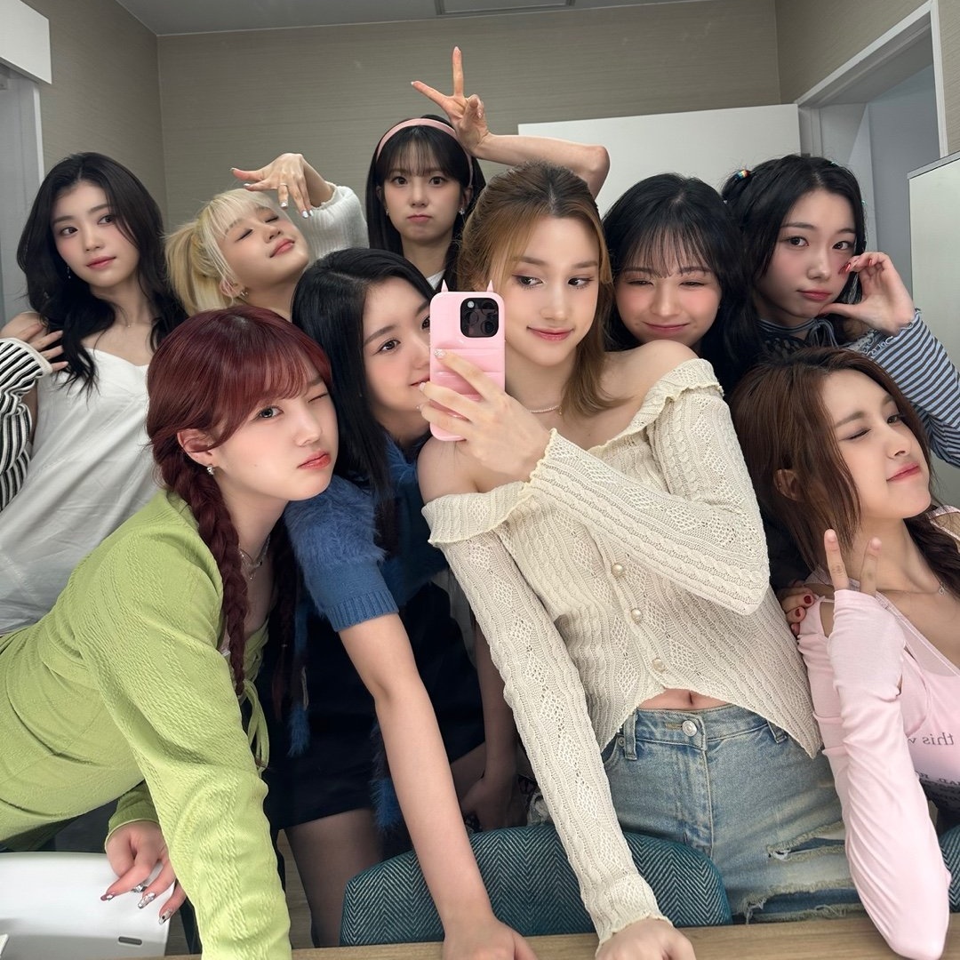 bbhnda's tweet photo. time flies so fast... 

2022                                   2024 https://t.co/2cdq1ysIl9