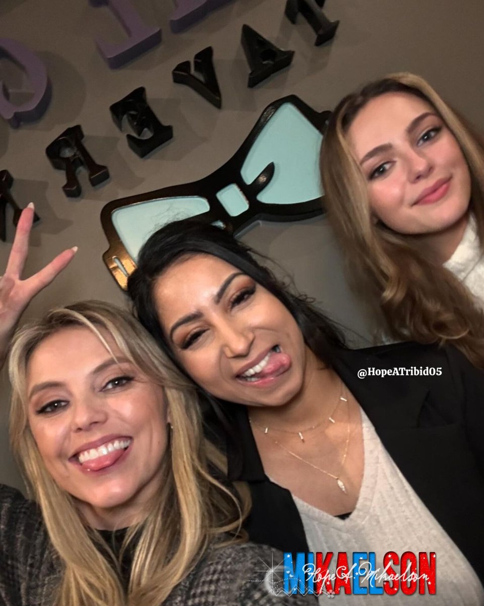 Una foto con tía Freya. 
<a href="/Freyaoldsister/">Freya Dasha</a> @thlostsister