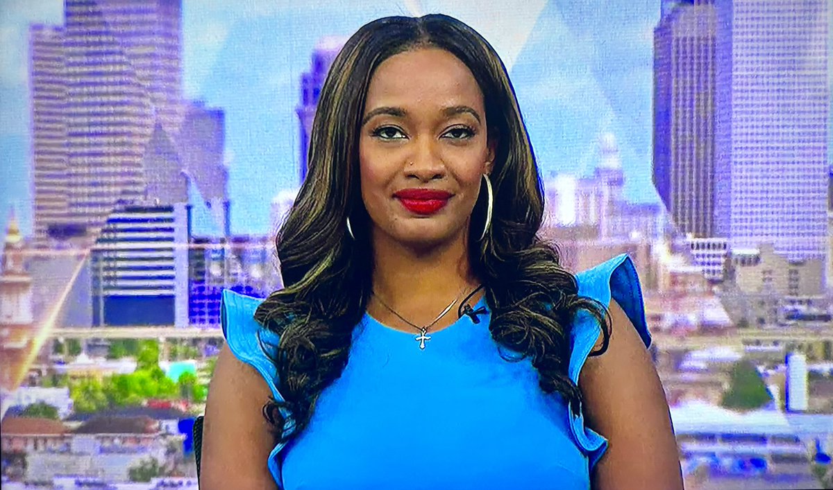 Maj_Catastrophe's tweet photo. @KourtneyWDSU @SHAYOCONNORWDSU I 🧡🩵 your curls. I bet it takes a long time to get it to look so pretty. But by the looks of it, it was so worth the time #UGoGirl👍🏽 #SimplyMarvelous👌🏽 #EasterSunday🥚 #ResurrectionSunday✝️ https://t.co/pIg1Mvzs9o
