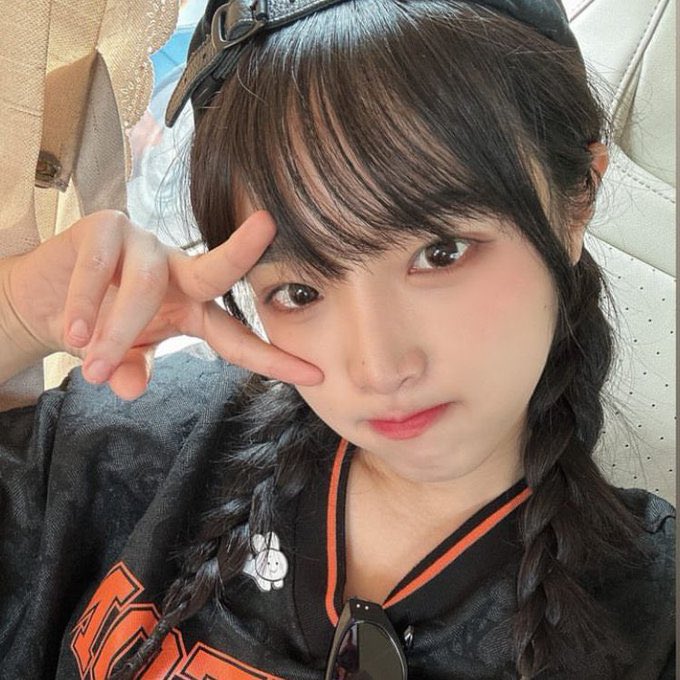 4ever_youngeuni's tweet photo. youngeun is officially the daughter of joyuriz https://t.co/Hgtudc3IuI