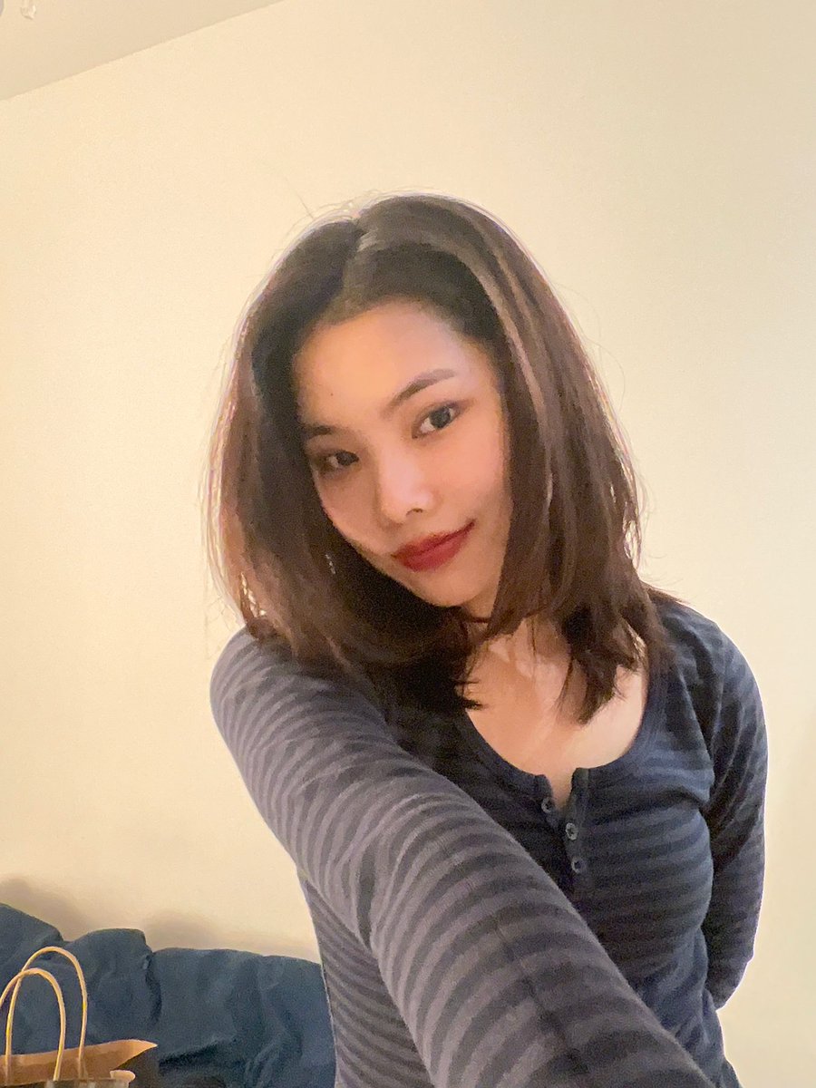 [🦄📝] 240314 ARTIST POST 6:55PM KST

it's white day today..? 🍭🍬😽