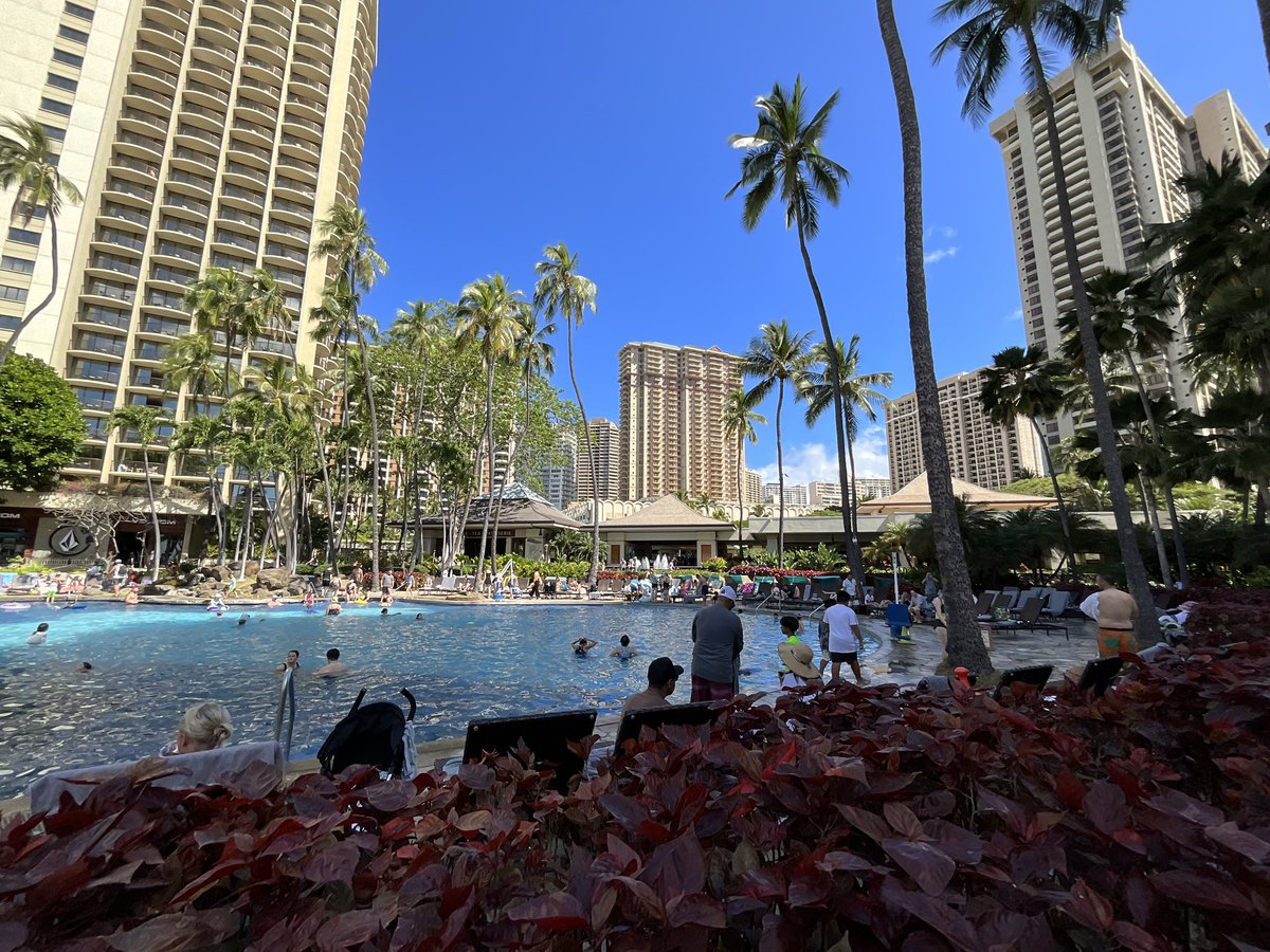 hawaii_isla808's tweet photo. Happy Easter from Hilton Hawaiian Village 🤙🏼🌺📸🏖️☀️💥🏝️🏊♂️🙏🏼🐣🌴 #hawaii #waikiki #ohu #hiltonhawaiianvillage #honoluluhawaii https://t.co/9eGd9EW3HS