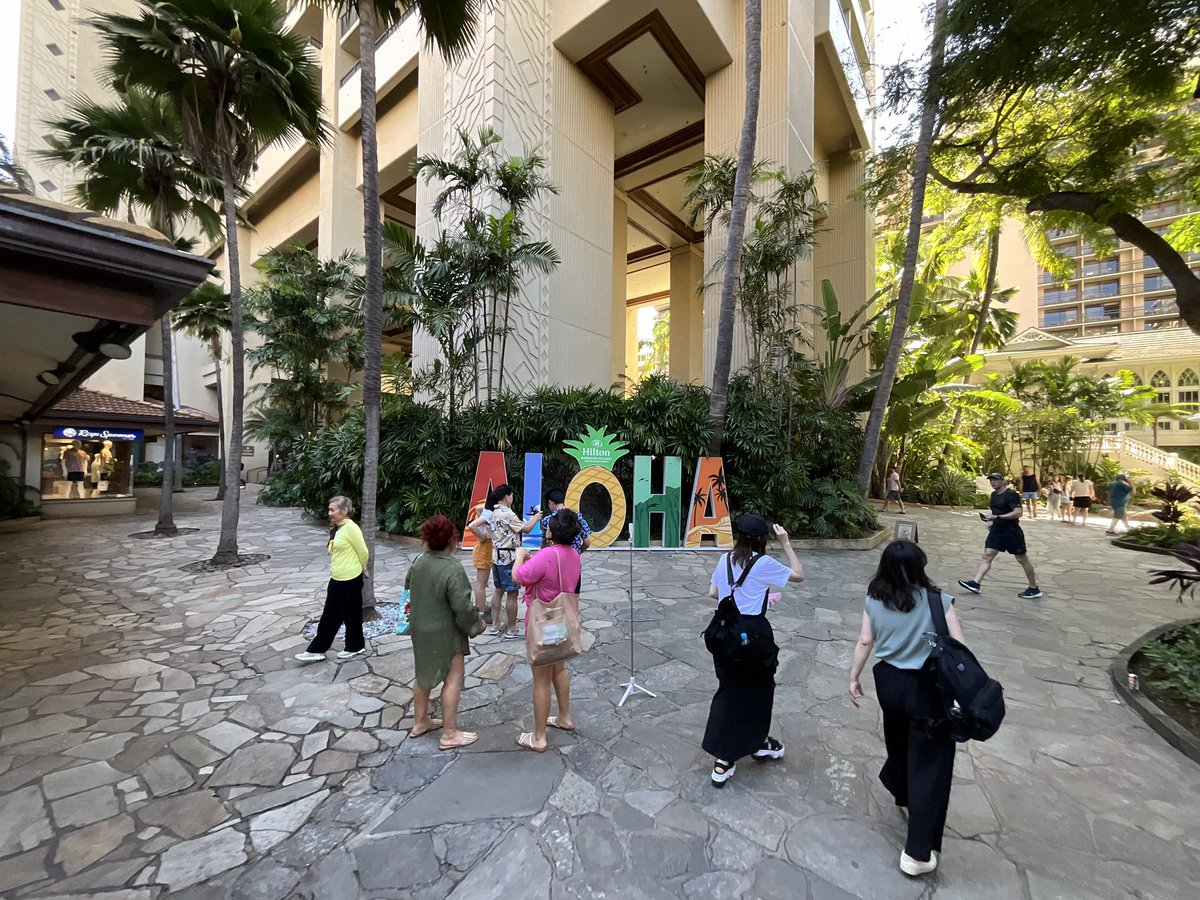 hawaii_isla808's tweet photo. Happy Easter from Hilton Hawaiian Village 🤙🏼🌺📸🏖️☀️💥🏝️🏊♂️🙏🏼🐣🌴 #hawaii #waikiki #ohu #hiltonhawaiianvillage #honoluluhawaii https://t.co/9eGd9EW3HS