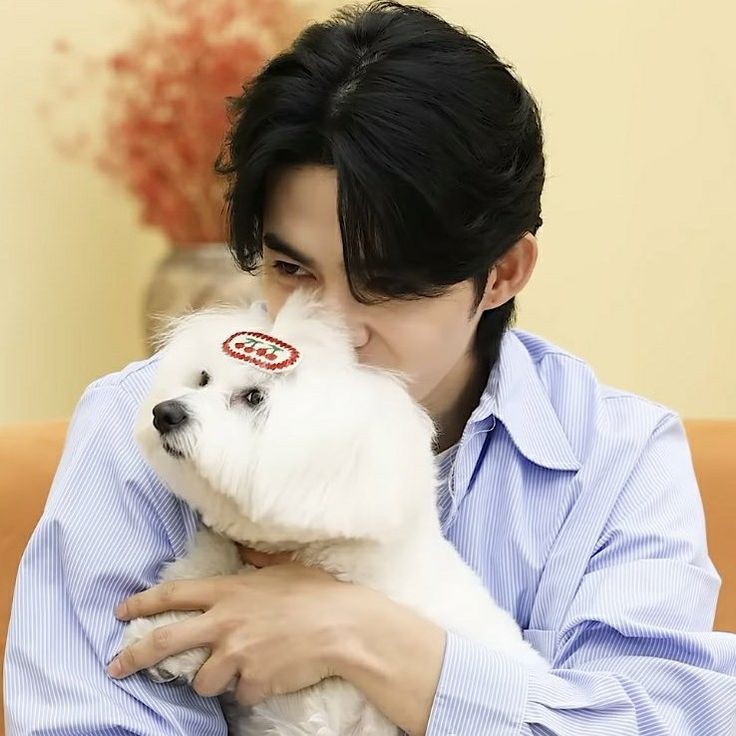adobonishua's tweet photo. 🤡 pranking ina !!!

when che0l is the father of an adorable chandria "chacha" yoon-choi, a dog named kkuma yoon-choi, and a husband to engr. je0nghan yoon-choi, the house never gets quiet especially on april fools.

or kung saan si che0l naman ang naprank

a bro code special https://t.co/tgWtp3XNDQ