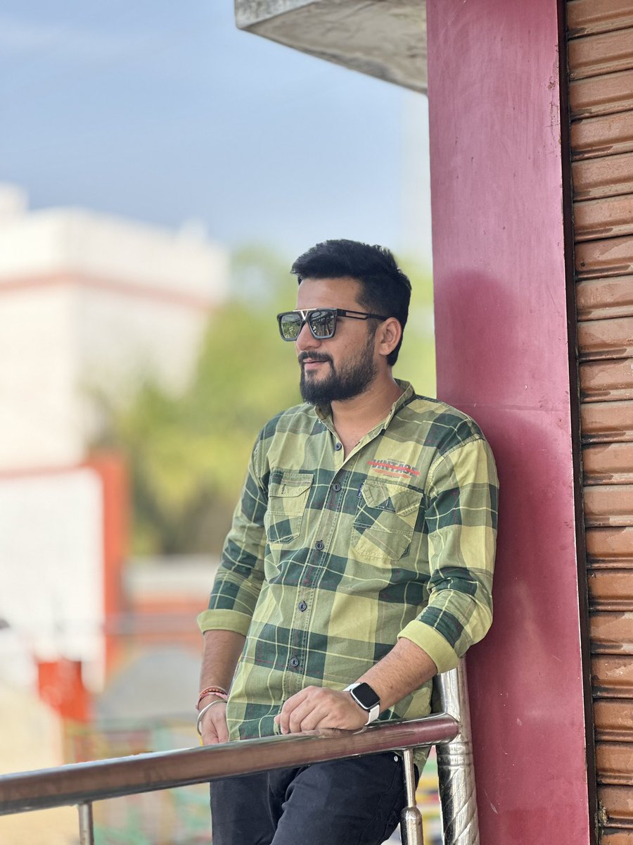 Keep calm n smile.✨💫👑🤴🦁♌️

#smile #styling #style #styleblogger #stylish #stylishlook #handsome  #smart #model #actor #look #neon #explore #kidsofinstagram #influencer #digitalcreator #actorslife  #bollywoodactor #gujarati #gujarat #styleoftheday #postoftheday #Ahmedabad