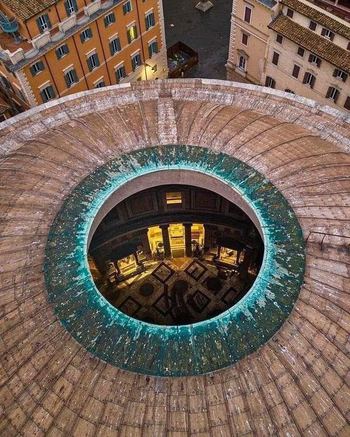 ClassicsAcademy's tweet image. The Pantheon in Rome seen from above through the Oculus.

#Rome #Pantheon #ClassiX