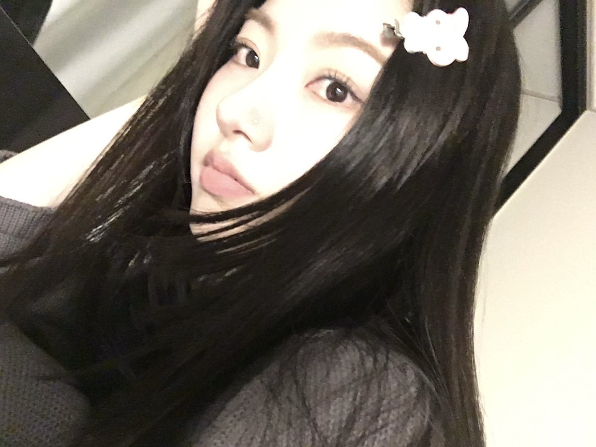 iMe_Dreamnote's tweet photo. 😍😍 4월이다 

#드림노트 #유아이 #DreamNote #YOUI https://t.co/rTftOJJPzM