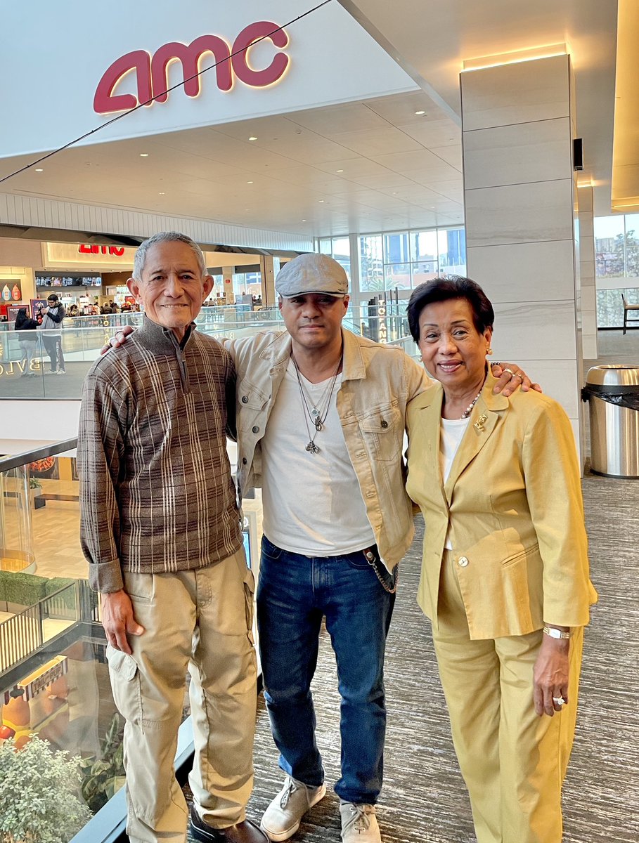 TyroneTann's tweet photo. Got to #EndOff this Beautiful #EasterDay, taking my parents out to the Movies, which time with them is #AlwaysABlessing! :) https://t.co/WNqK9DebBf