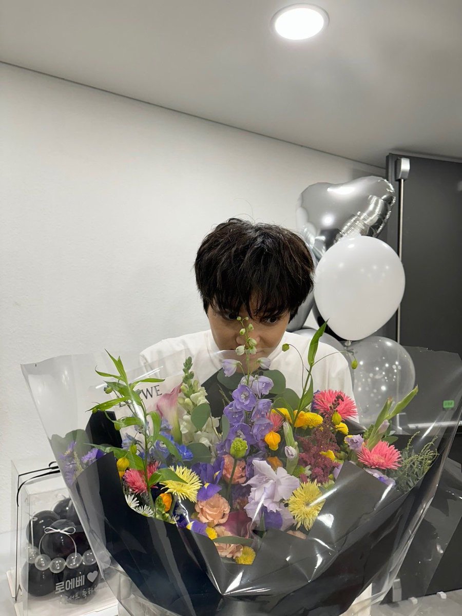 GUEGENCY's tweet photo. Congratulations on your comeback @bangyonggukx with THE 3RD EP ALBUM <3> BANG YONGGUK (방용국) - 'BAD ft. YOUHA' MV 🥳

Don’t forget to streaming the music video and give them some wishes!

🎬 https://t.co/h3jX4RIc18 

#방용국 #BANGYONGGUK
#BANGYONGGUK_3
#YYEntertainmen https://t.co/UpYKzYOfF3