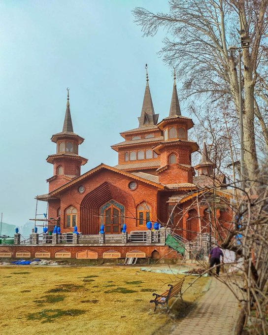 #MasjideBilal in #Srinagar shines as beacon of generosity during #RamadanBarengSpotify