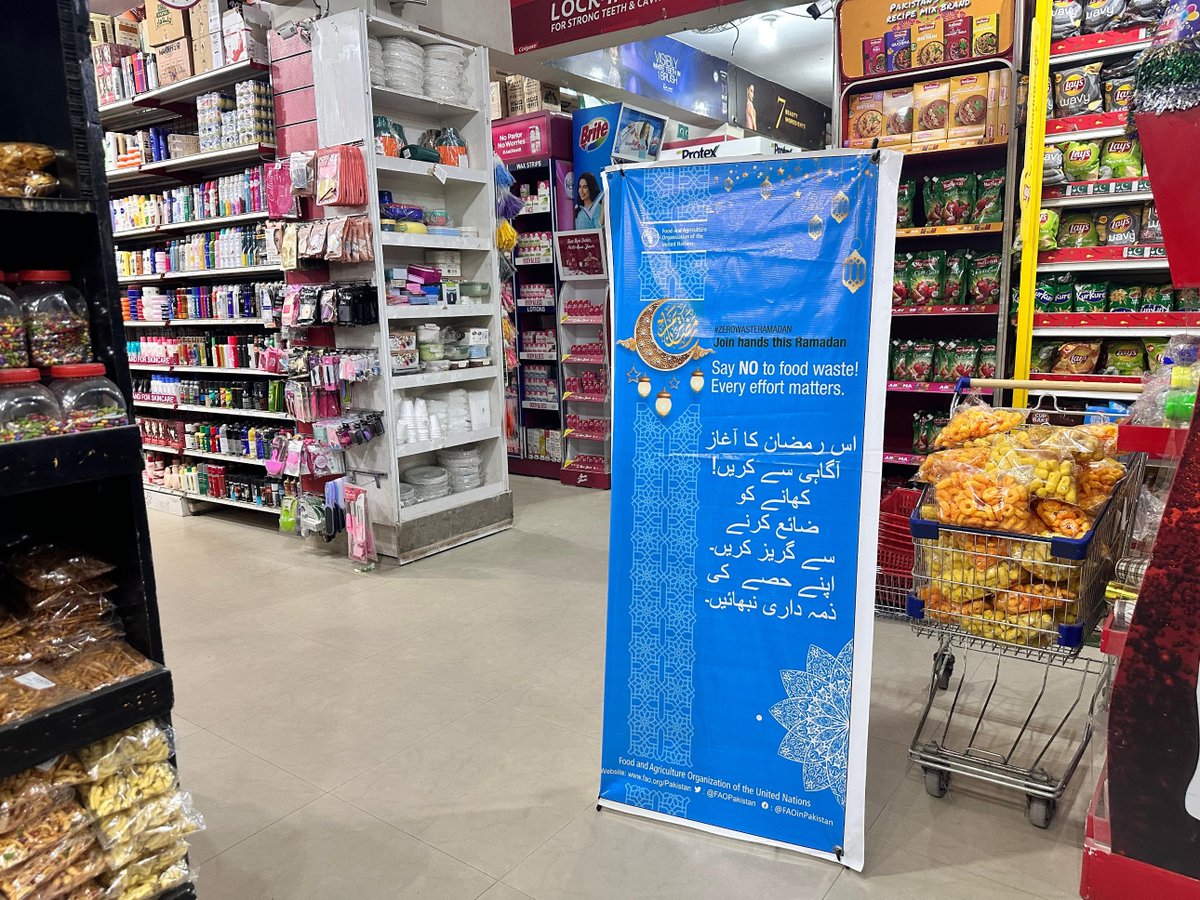 🌙 Exciting updates from #Hyderabad. Let's make this Ramadan a success #ZeroWasteRamadan! Our team held awareness session at a renowned local bakery, Hamid Super Mart, and Sweet Cream also joined our campaign focusing on food waste reduction. Every morsel counts this holy month.