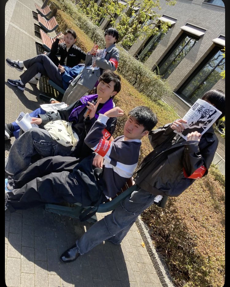 ryu_rakukai's tweet photo. 龍楽会、新歓ビラ配りしてます‼️
優しい先輩たくさんいるのでぜひ‼️‼️😎
#春から龍谷
#龍谷大学 https://t.co/n7gdBXUBIm