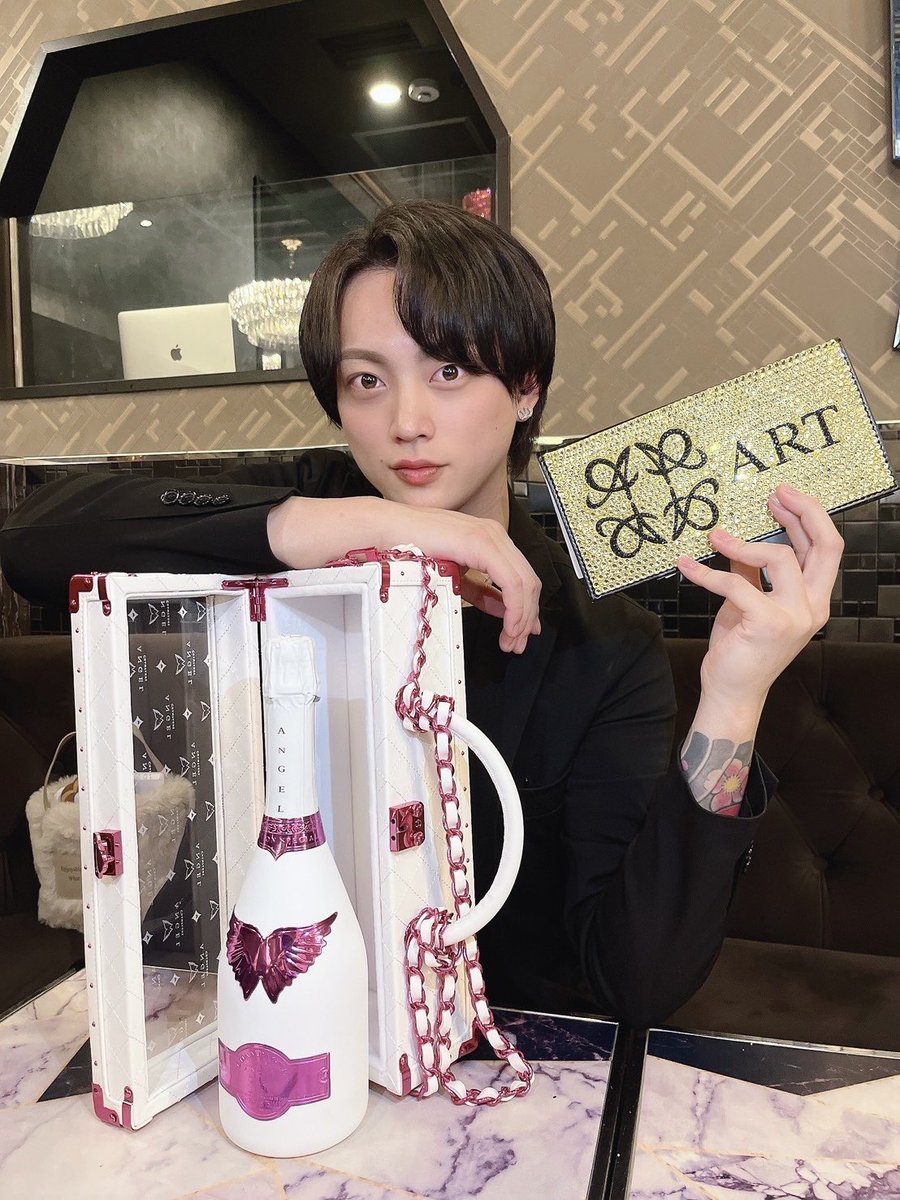 🏆𝟑月𝟑𝟏日𝐀𝐑𝐓 𝐃𝐚𝐢𝐥𝐲 𝐍𝐨.𝟏🏆
　　　　　　-𝐍𝐨.𝟏-
　　　　『        亜嵐　    』
　　　　<a href="/aran_5757/">亜嵐</a> 
この男こそ人望高き真のホスト⭐️❤️‍🔥
数多のシャンパンコールを勝ち抜いて
一撃超絶𝟑桁Overの超最高級シャンパンエンジェルにて見事𝟑月度𝐍𝐨. 𝟏 ‼️🏆
#ブサイクいたら返金します