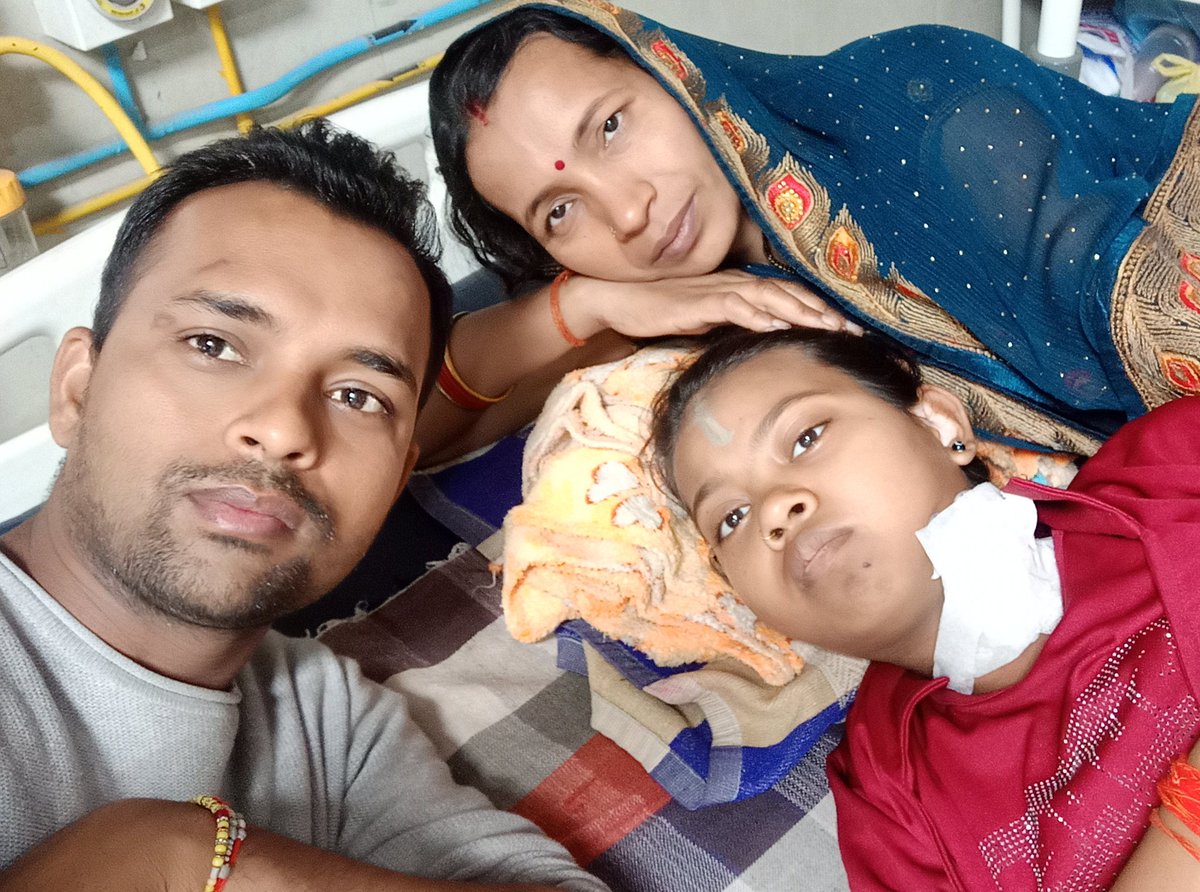 dharmen82823716's tweet photo. यह मेरीभांजी है इसकी उम्र 16 नाम अवंतिका है इसकी दोनों किडनी खराब हो चुकी है *डॉक्टर ने इसे बचाने का एक ही ऑप्शन बताया है किडनी ट्रांसप्लांट जिसमें कम से कम 30 से 35 लाख का खर्च आएगा जो हमारे लिए असंभव है श्री नरेंद्र मोदीजी, श्री योगीआदित्यनाथ जी आपसे सहयोग की अपेक्षा रखते हैं https://t.co/9N1eh8v8ay