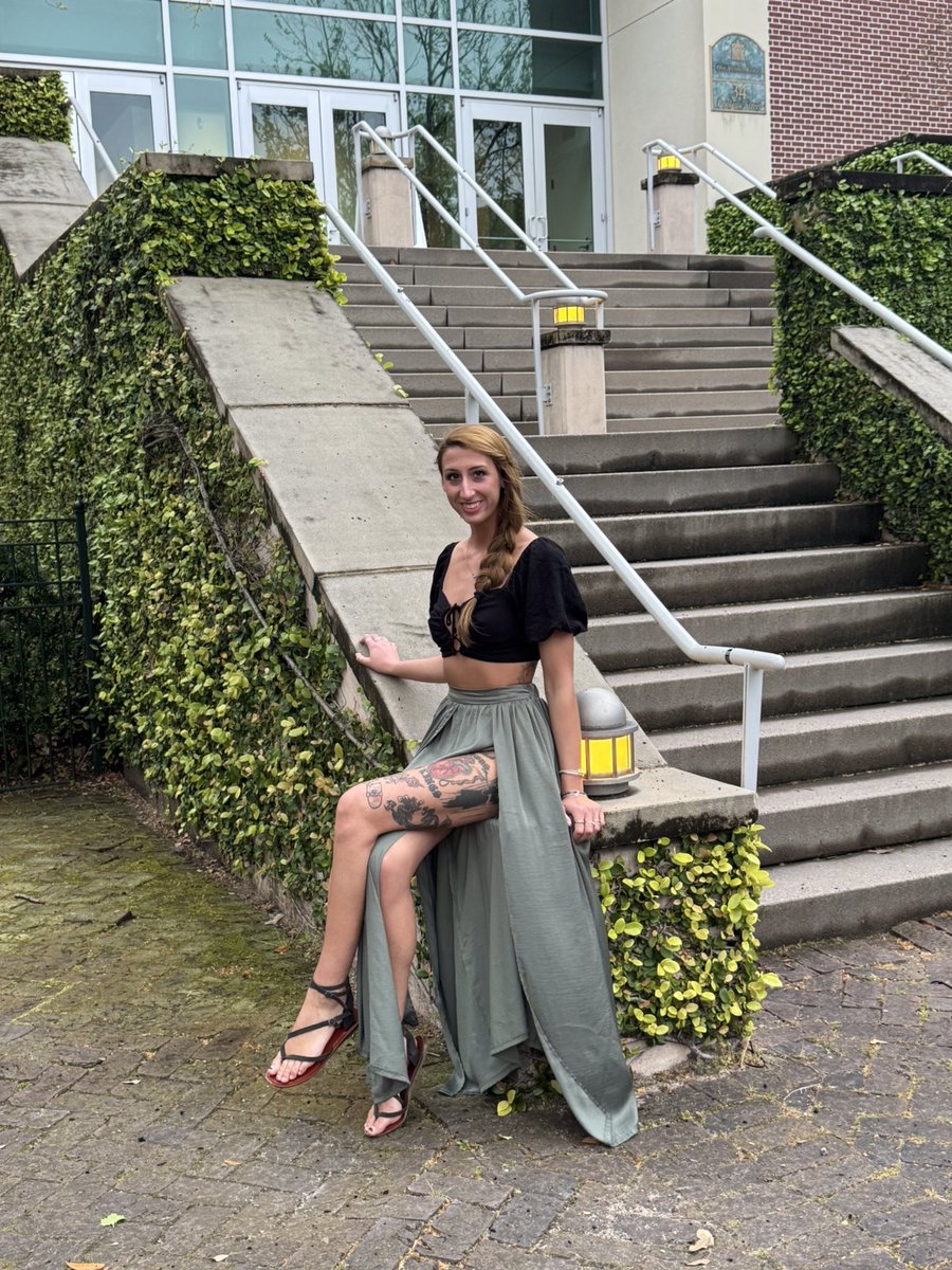 abbbykline's tweet photo. Stop asking if this is my bachelorette party. I'm only 26, I'm not a child bride. https://t.co/AMVeVCi7GX