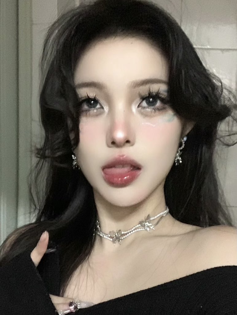 #盯射 #ahegao #阿黑颜 #翻白眼 #丧志 #母猪 #反差婊 #网红 #健身 #女神 #婊子 #高潮脸 #整容脸 #健身婊 #油脸 #名媛 #浓妆 #射屏 #粗口 #羞辱 #丧志 #聊骚 #磕炮 #曝光 #社死
接精脸 https://t.co/5i0BahcoiQ