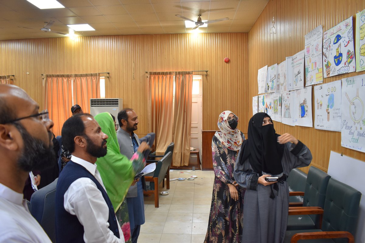 Ghazi University #DeraGhaziKhantudents combat #foodwastage with a poster-making competition. Each poster carries profound messages. Let's champion change! #GhaziUniversity #ArtForChange #ZEROWASTERAMADAN