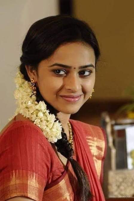 ThoothukudiE's tweet photo. இனிய பிறந்தநாள் நல்வாழ்த்துகள் #SriDivya💕

#HappyBirthdaySriDivya | #HBDSriDivya | #HBD #cinemasalt #happybirthday #bitthday https://t.co/8cuPwRTVmx