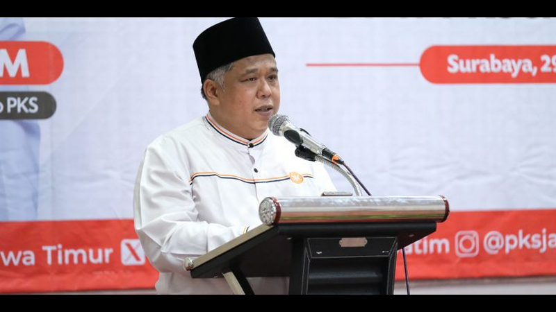 Nuzulul Qur’an, Ratusan Pengurus PKS se-Jatim Bersama Lantunkan Al Quran dlvr.it/T4v4Kb