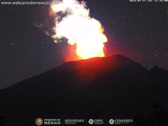 🌋 Así se aprecia la actividad del #Volcán #Popocatépetl esta noche 

🚦 El semáforo de alerta volcánica se mantiene en amarillo fase 2

Vista: Tlamacas

📸 Webcamsdemexico