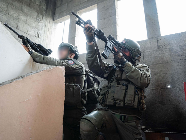 Voordat ze in Nederland weer wat anders vertellen:
Het zijn opmerkelijke resultaten die de IDF in het Shifa ziekenhuis heeft behaald:
- 6.000 burgers werden door de IDF geëvacueerd om hen veilig te houden.
- 200 Hamas-terroristen werden gedood.
- 500 Hamas-terroristen zijn