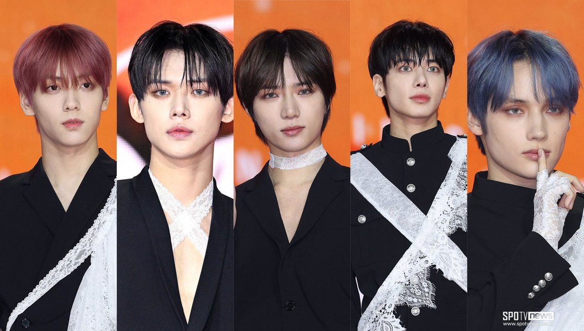 txtdom's tweet photo. TXT NEW ERA EVERYONE https://t.co/rGi6tsg5NJ