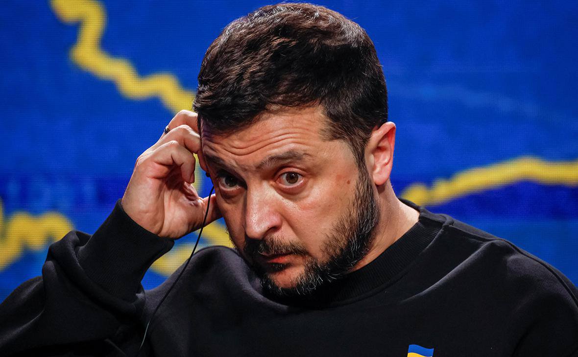 Повторяю. Нелегитимный. Лидер ОПГ. Решения приняты. Но начать надо с окружения.