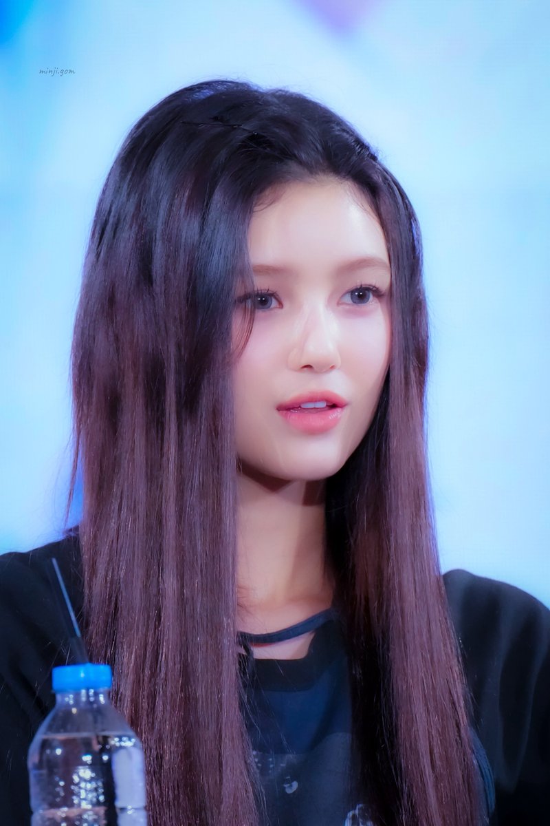 minji.gom tweet media