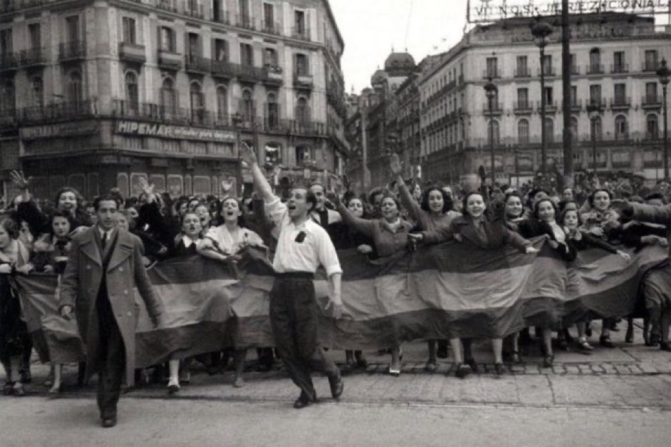 1 de abril. Día internacional de la derrota del comunismo.