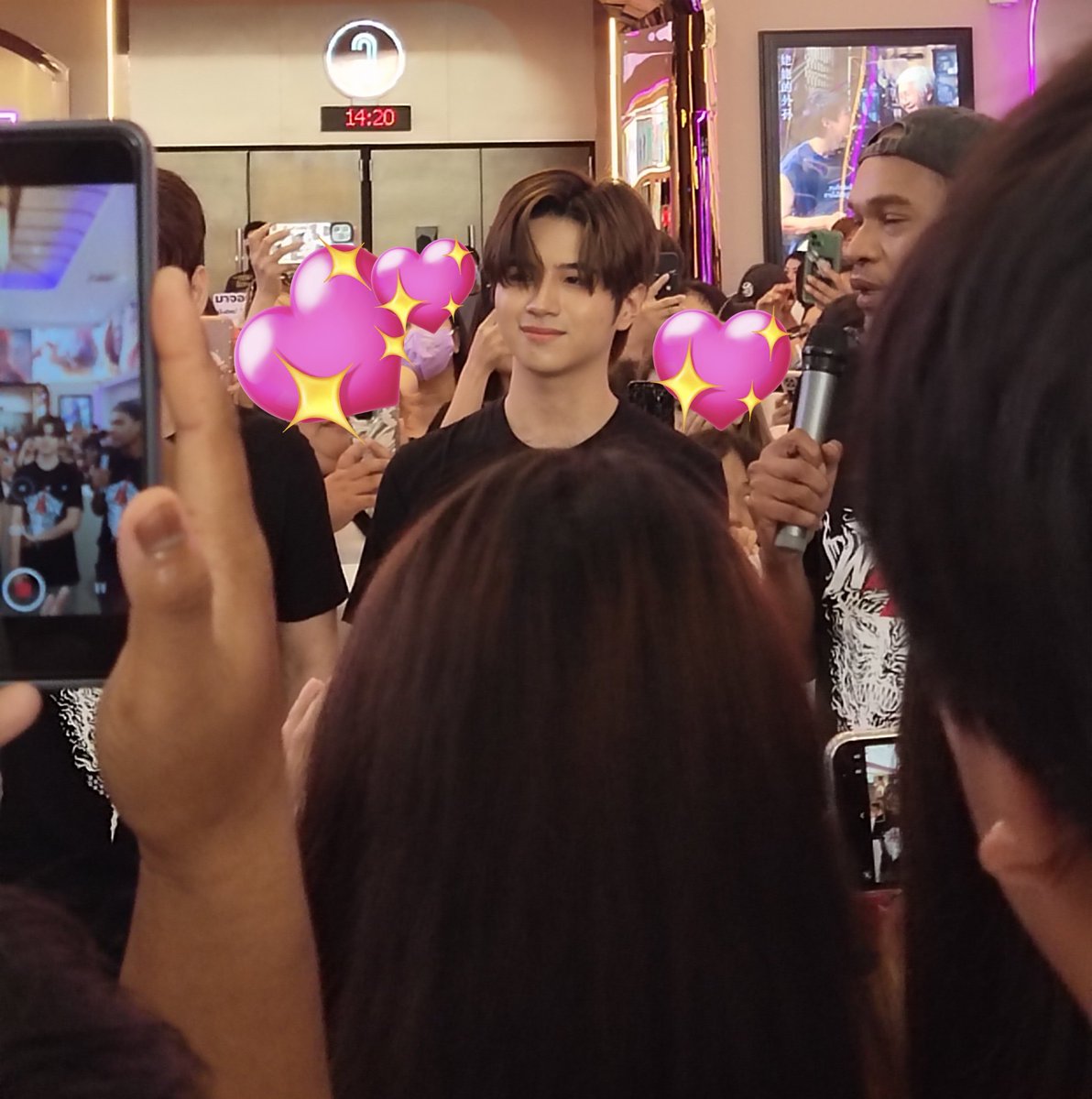 bt3_cdp's tweet image. หล่อจนใจเต้นรัวเลอออ🫶🏻✨
#PlanRathavit #คนของแปลน