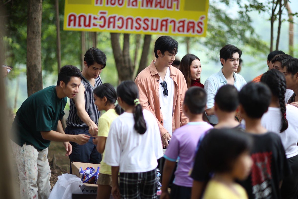 plum_khonproad's tweet photo. [Behind the scene] รวบรวบภาพ #ปลื้มคนโปรดEP7 หลากหลายความสนุกครบครัน เข้มจนข้นสุด ๆ ไปเลย เอามาฝากให้ทุกคนได้ติดตามต่อในสัปดาห์หน้า❤️🌟

#ปลื้มคนโปรด #Asecretlylove #คิมคัท #KimKut #ดูทีวีกด33 #ดูมือถือกด3Plus #WeTVth #WeTVซีรีส์วาย https://t.co/p6Zm4Bz67M