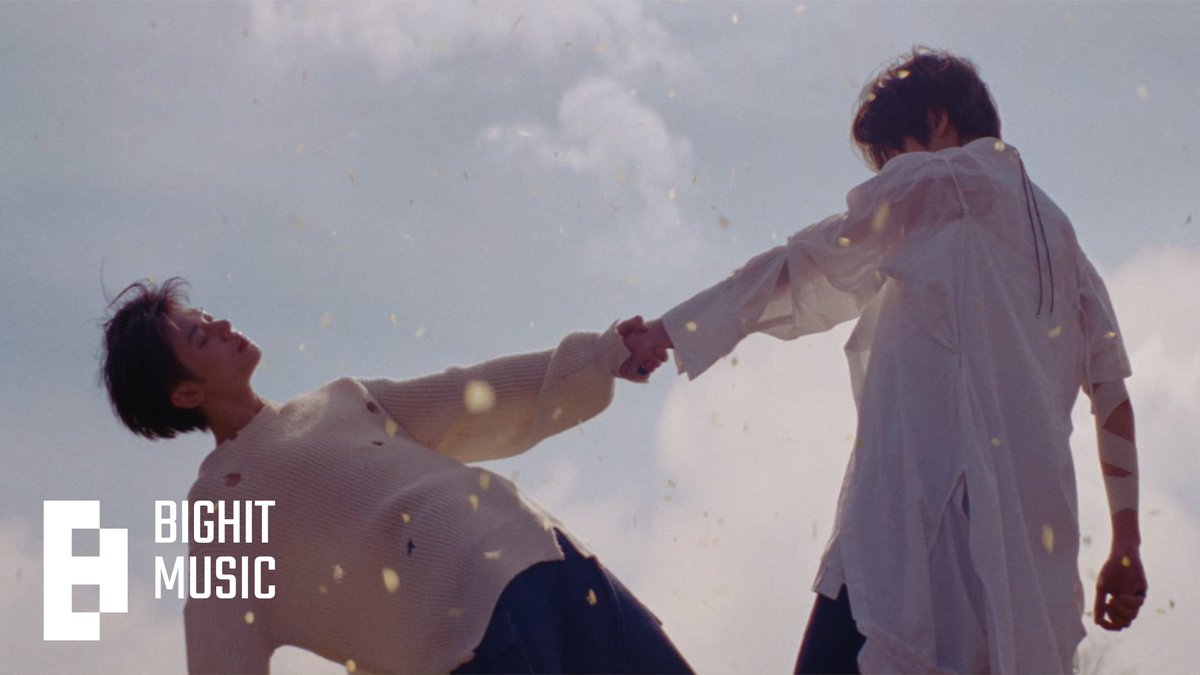 잠시 후 <Deja Vu> Official MV 최초공개를 아래의 링크에서 함께하세요 🖤🧡🤎 <Deja Vu> Official MV will premiere soon 🖤🧡🤎 ⏰ Apr 1, 6:00PM (KST) | 5:00AM (ET) 🔗 youtu.be/DiHUEWBRQEI #투모로우바이투게더 #TOMORROW_X_TOGETHER #TXT #minisode3 #TOMORROW #TXT_DejaVu